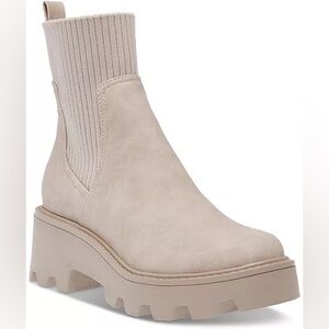 Women's Villa Chelsea Lug Sole Booties